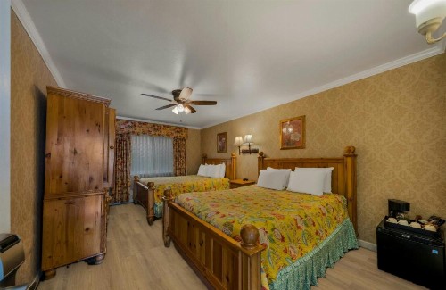 Carmel Inn & Suites - image 27
