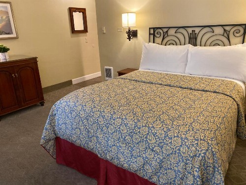 Normandy Inn - image 5