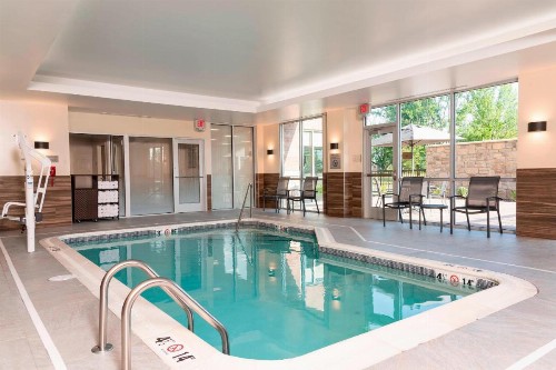 Fairfield Inn & Suites by Marriott Indianapolis Carmel - image 15