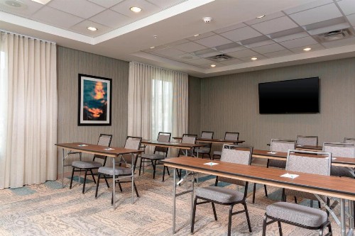 Fairfield Inn & Suites by Marriott Indianapolis Carmel - image 17