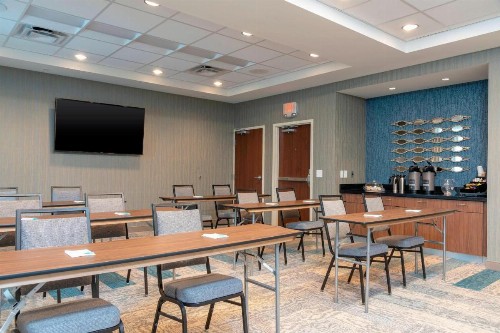 Fairfield Inn & Suites by Marriott Indianapolis Carmel - image 18