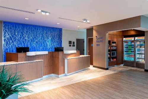 Fairfield Inn & Suites by Marriott Indianapolis Carmel - image 2