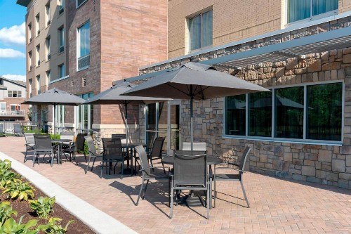 Fairfield Inn & Suites by Marriott Indianapolis Carmel - image 4