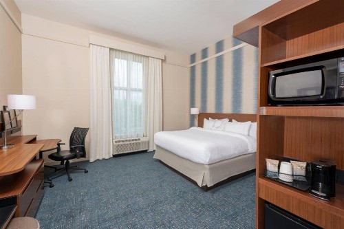Fairfield Inn & Suites by Marriott Indianapolis Carmel - image 7