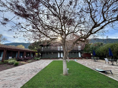 Hidden Valley Inn - image 31