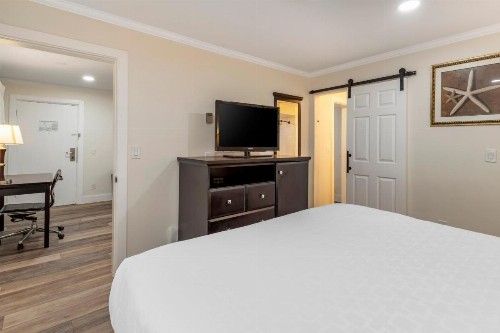 Best Western Carmel's Town House Lodge - image 18