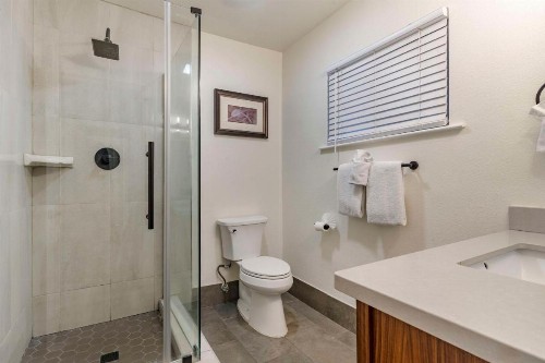 Best Western Carmel's Town House Lodge - image 26
