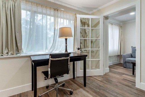Best Western Carmel's Town House Lodge - image 29