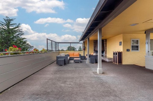 Best Western Carmel's Town House Lodge - image 38