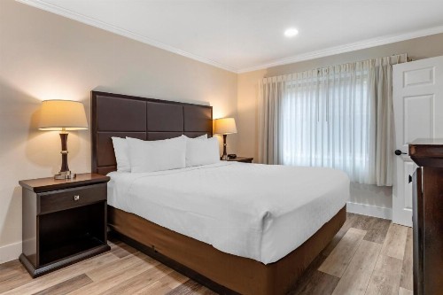 Best Western Carmel's Town House Lodge - image 46