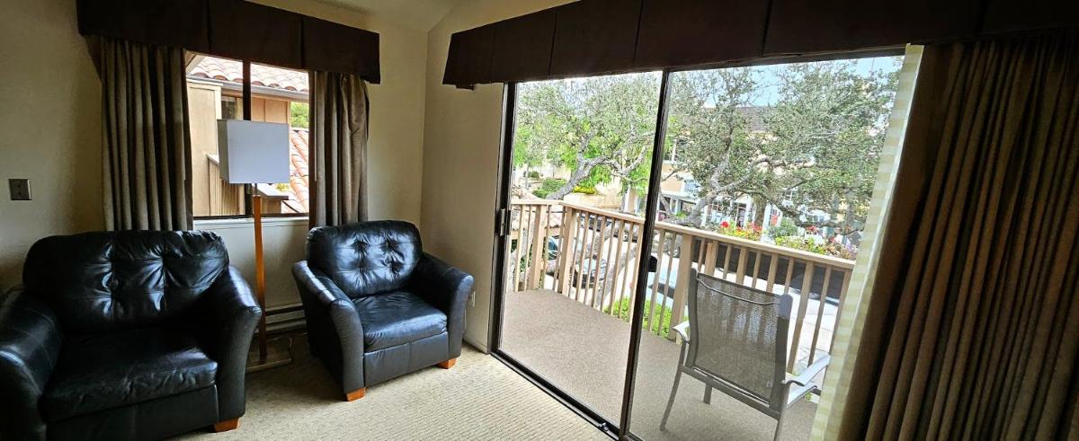 Adobe Inn - image 4