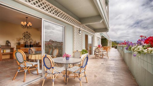Carmel Bay View Inn - image 17