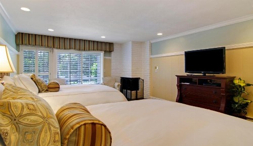 Wayside Inn - image 11