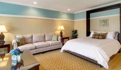 Wayside Inn - image 12