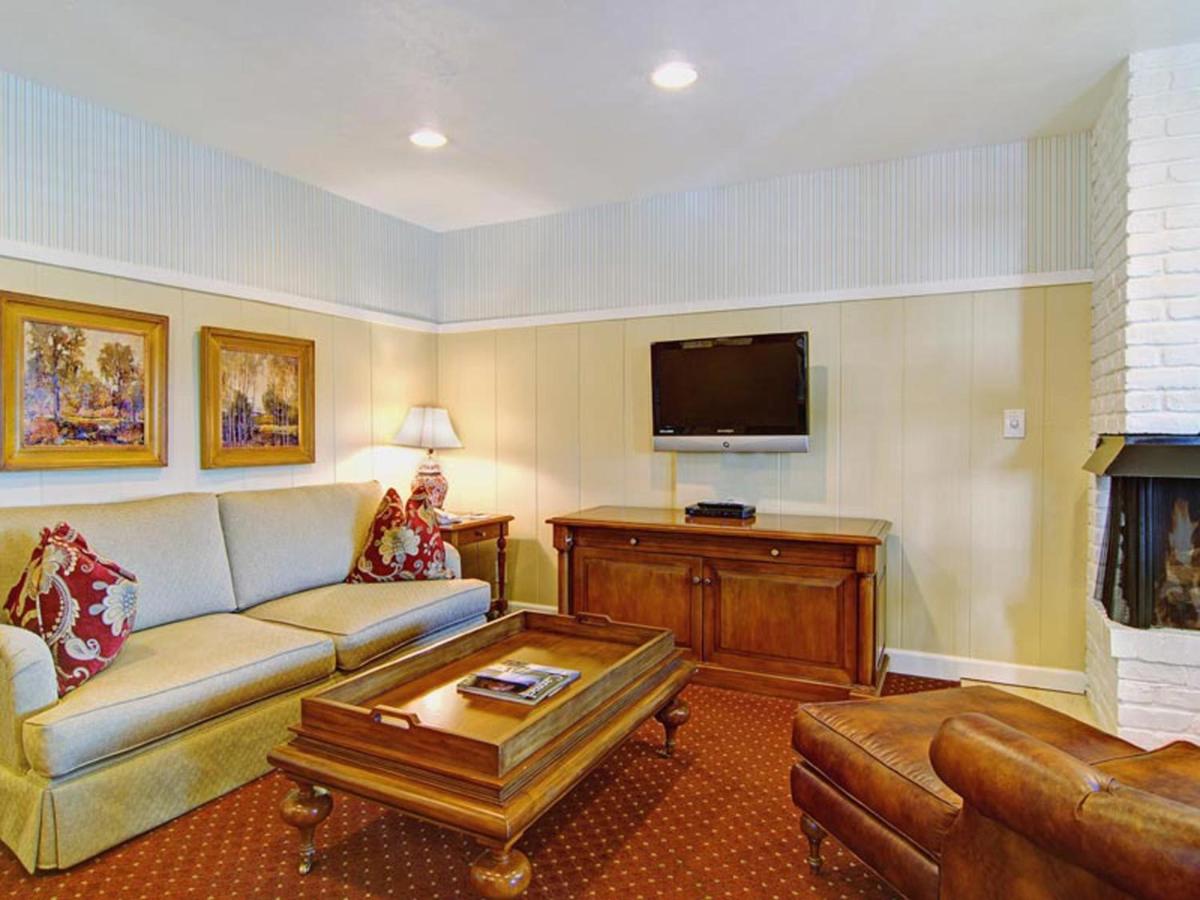 Wayside Inn - image 2