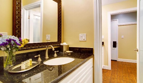 Wayside Inn - image 23