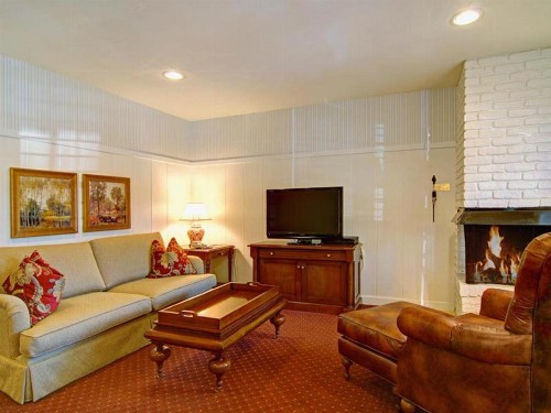 Wayside Inn - image 25