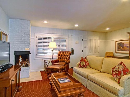 Wayside Inn - image 3