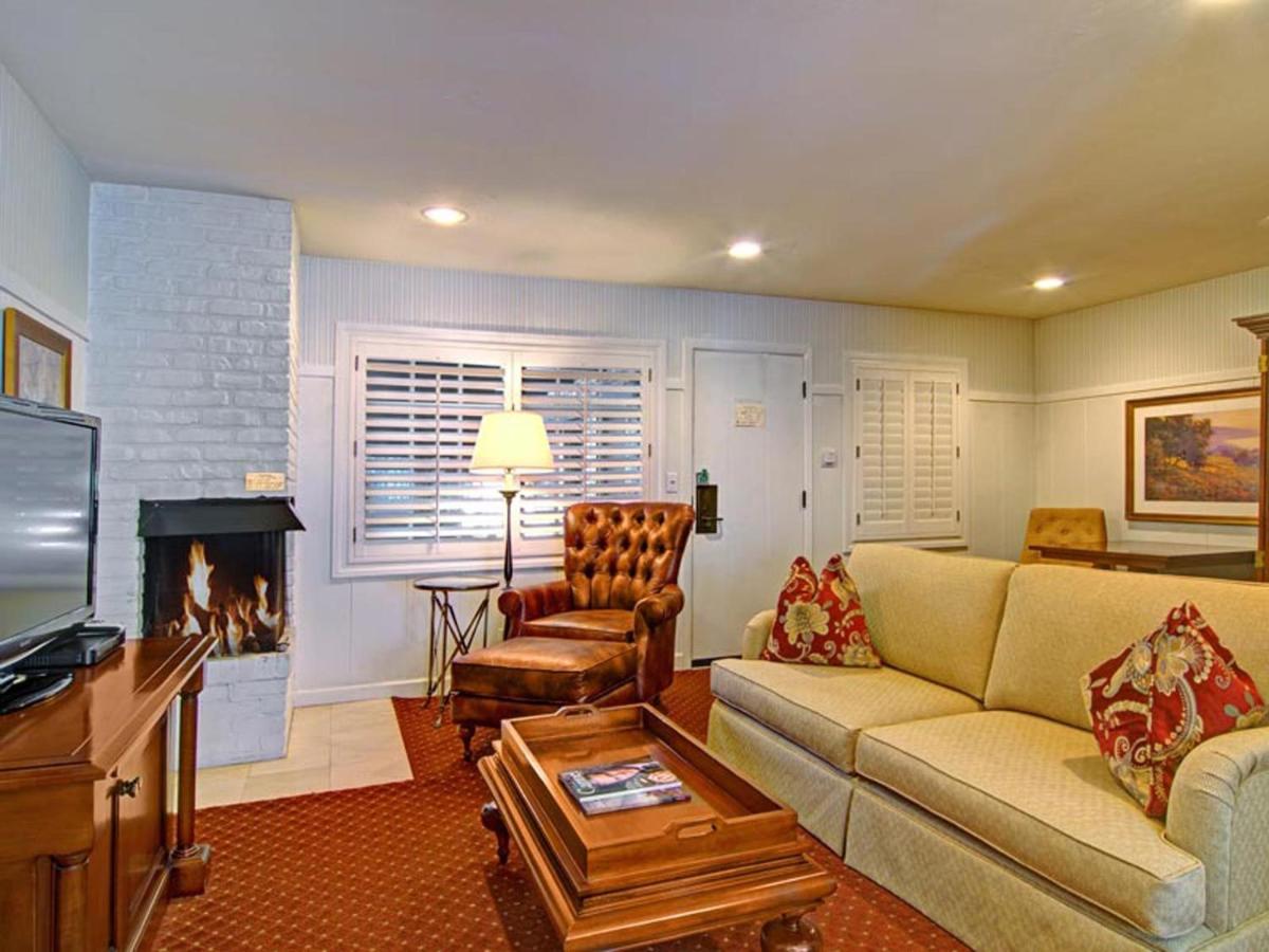 Wayside Inn - image 3