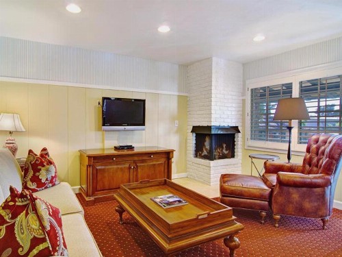 Wayside Inn - image 31