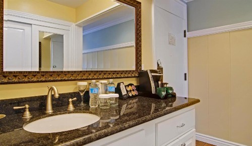 Wayside Inn - image 32