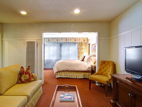 Wayside Inn - image 4
