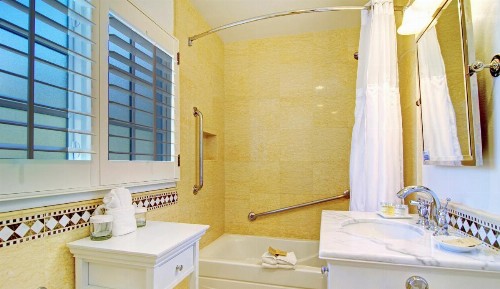Wayside Inn - image 6