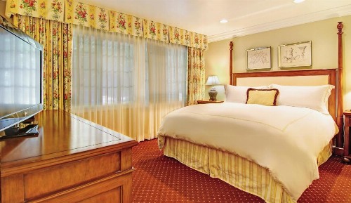 Wayside Inn - image 7