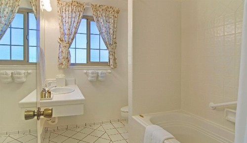 Svendsgaard's Inn - image 10