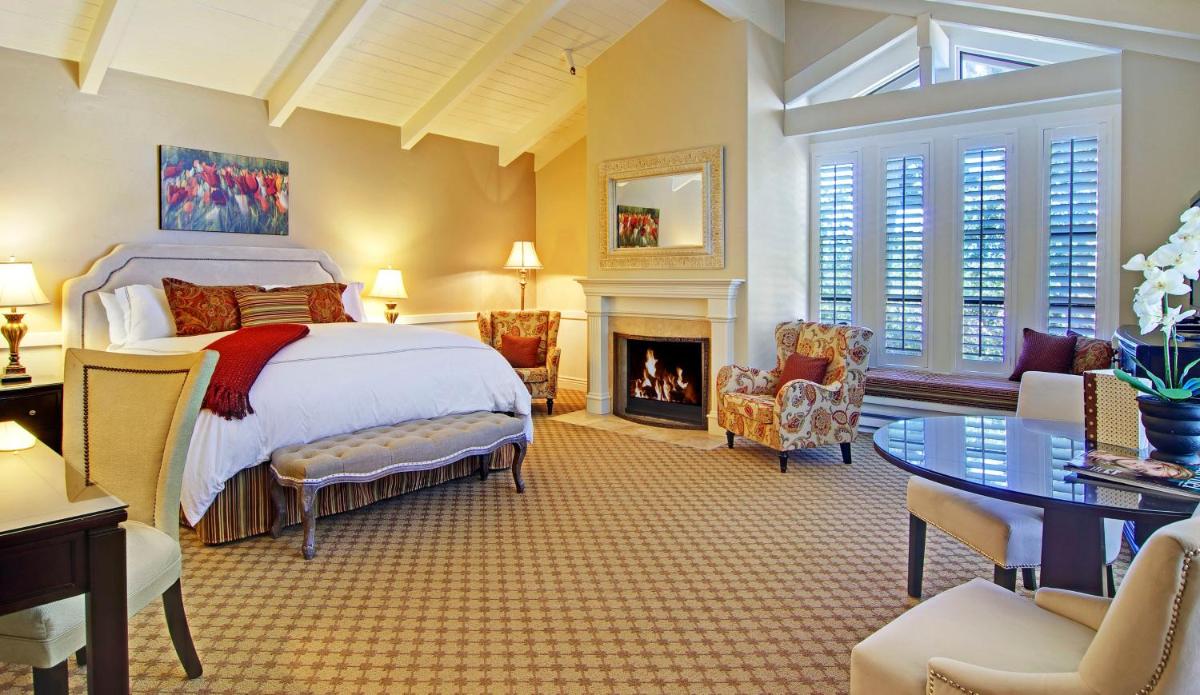 Carriage House Inn - main image