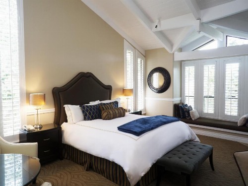 Carriage House Inn - image 14