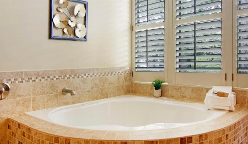 Carriage House Inn - image 16