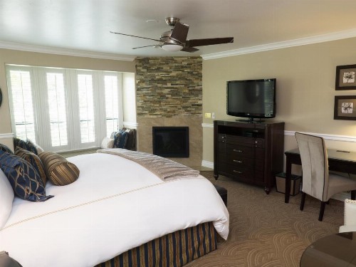 Carriage House Inn - image 23