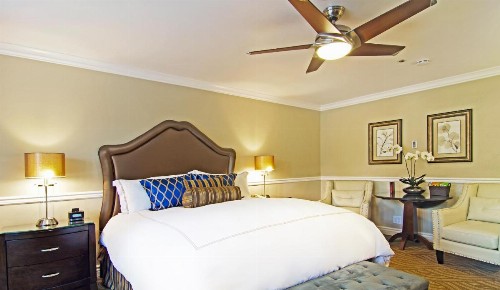 Carriage House Inn - image 32