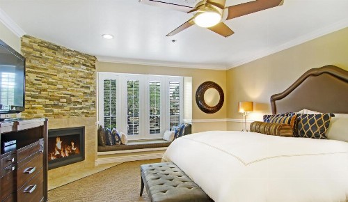 Carriage House Inn - image 34