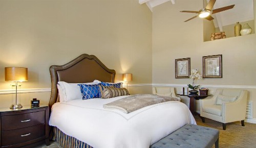Carriage House Inn - image 36