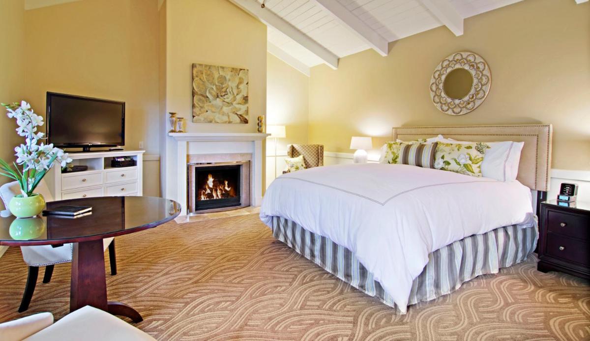 Carriage House Inn - image 5