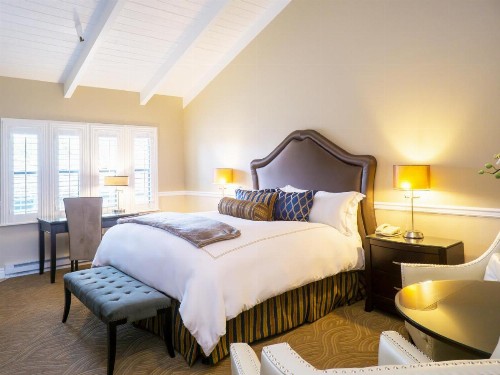 Carriage House Inn - image 6