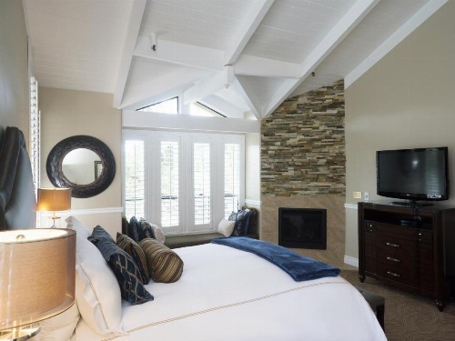 Carriage House Inn - image 9
