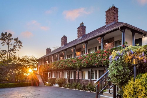 Candle Light Inn - image 1