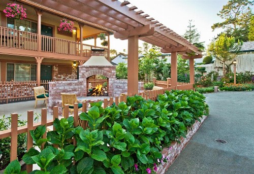 Candle Light Inn - image 11