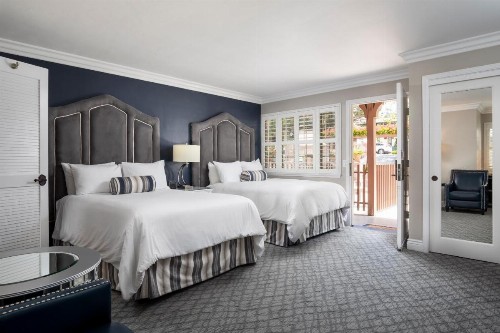 Candle Light Inn - image 7