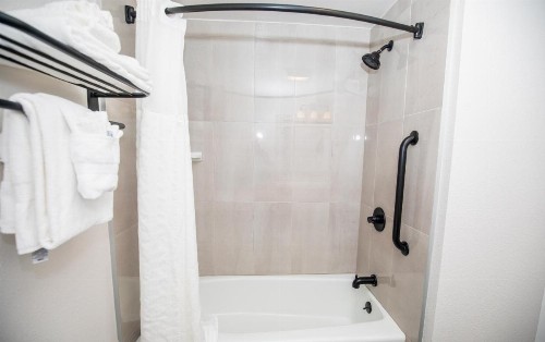 Comfort Inn Carmel By the Sea - image 23