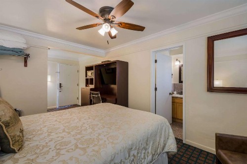 Carmel Oaks - Clarion Collection - Carmel By The Sea - image 11