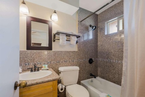 Carmel Oaks - Clarion Collection - Carmel By The Sea - image 12