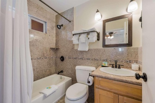 Carmel Oaks - Clarion Collection - Carmel By The Sea - image 24