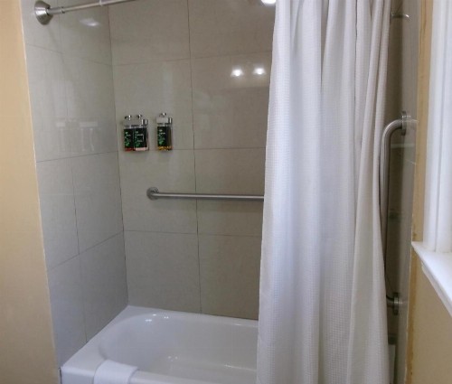 Carmel Wayfarer Inn - image 10