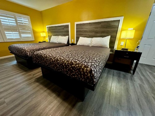 Carmel Wayfarer Inn - image 12