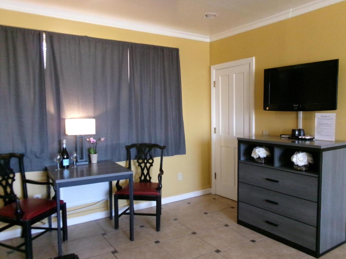 Carmel Wayfarer Inn - image 5