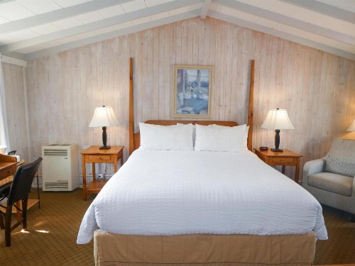 Carmel Fireplace Inn - image 2